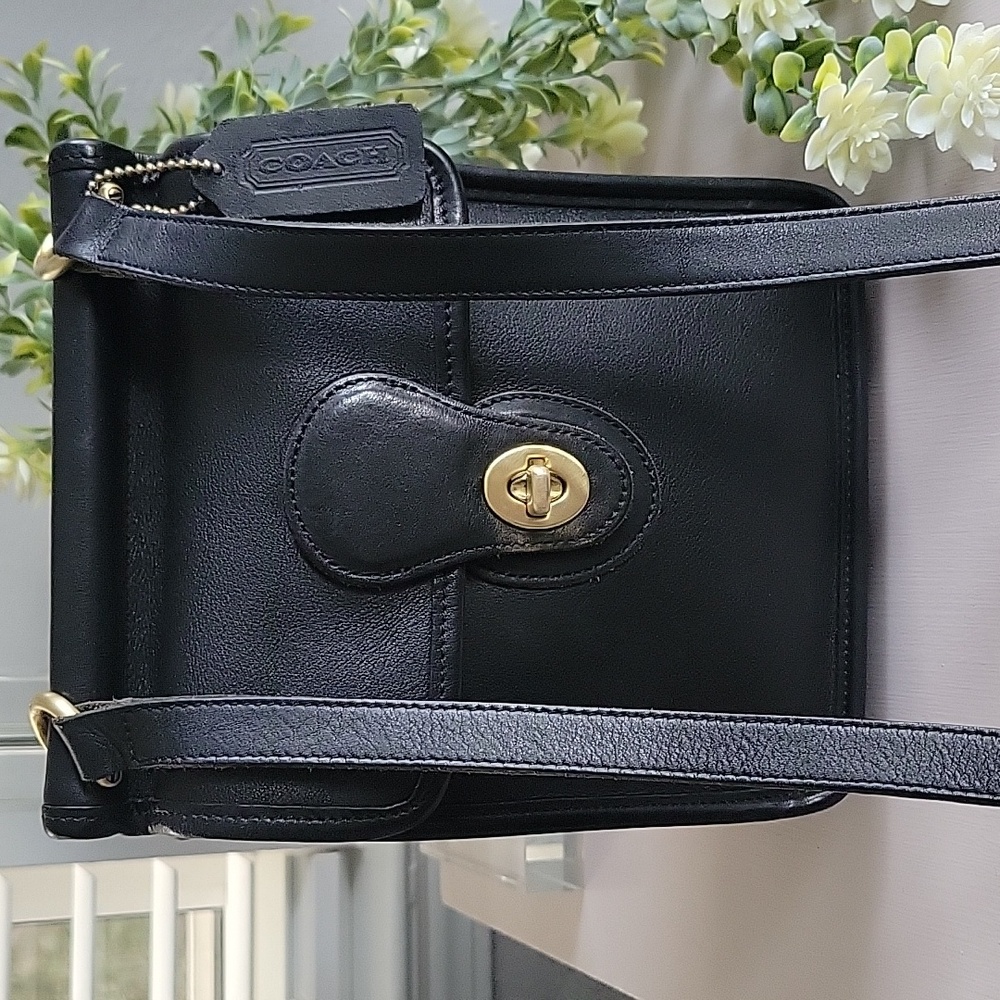 Coach Black Leather Turnlock Crossbody Bag with Gold Hardware